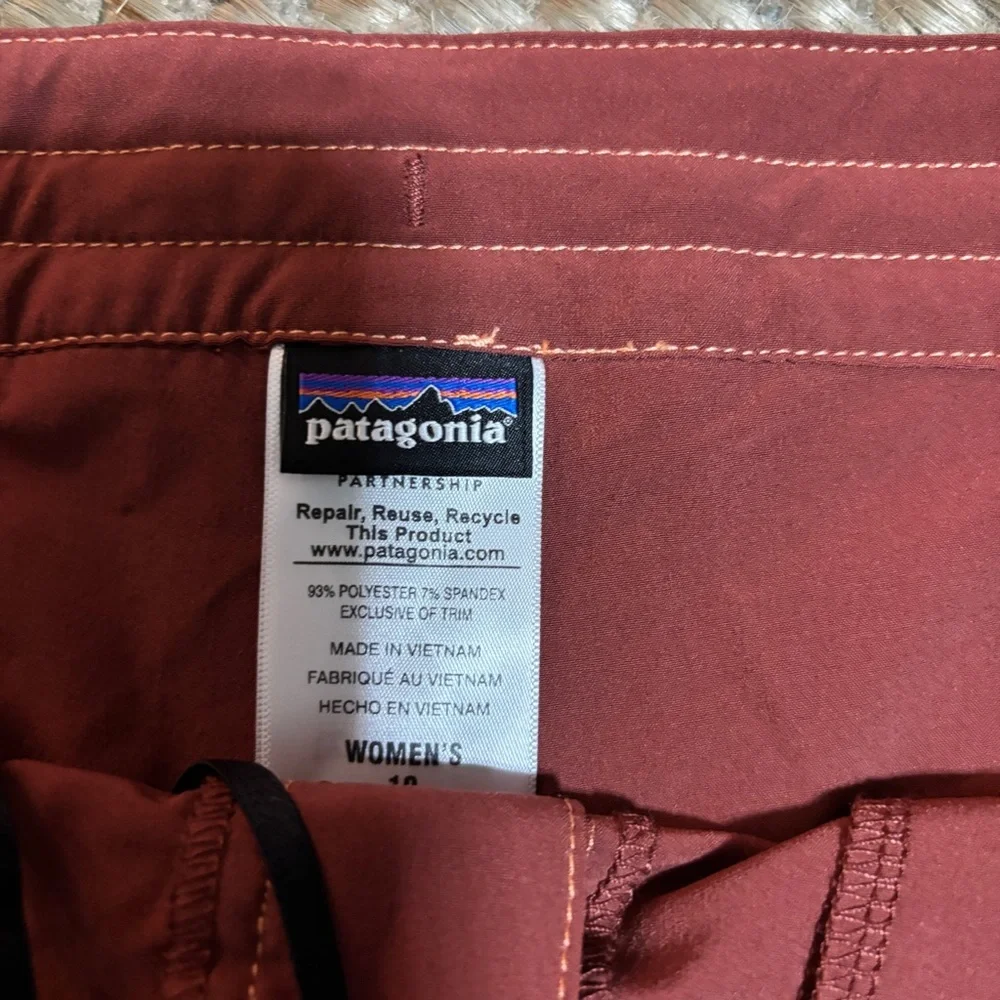 Women's Patagonia Two-Tone Orange and Brown Shorts - Picture 3 of 5